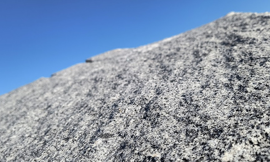 Blok granitu Monolith Grey
